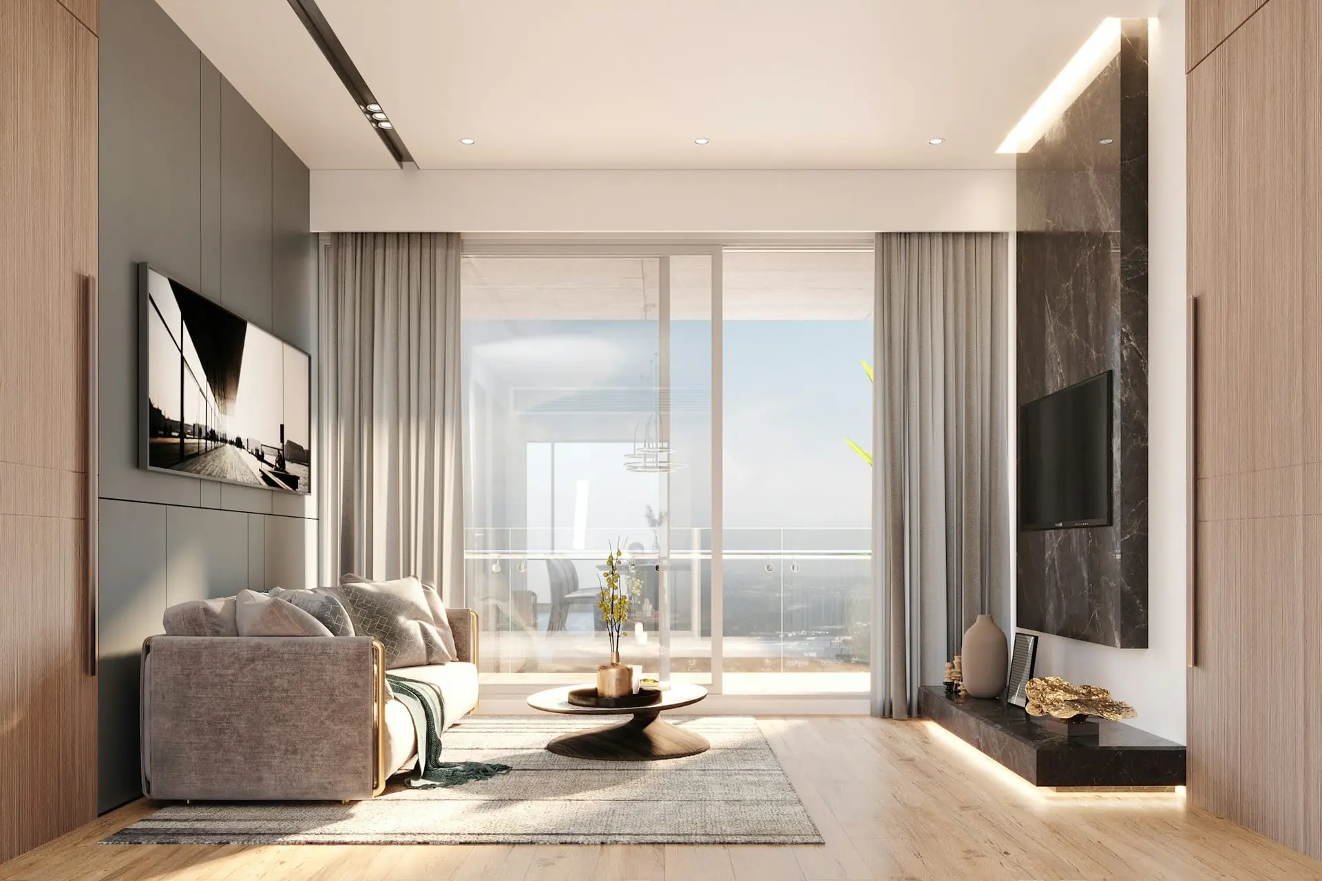 Geniş pencereli, deniz manzaralı aydınlık bir salon